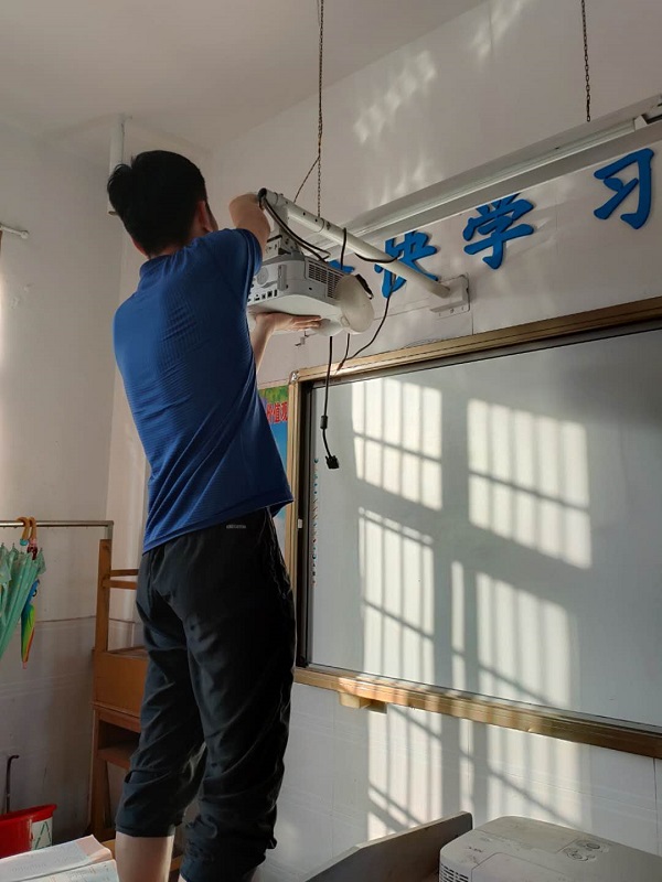 昌河实验小学积极开展高质量班班通建设工作