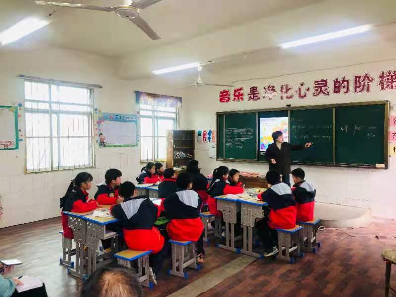 萤火虫送课下乡,学雷锋两校连心——昌河实验小学前往乐平市中堡小学开展“学雷锋爱心送课”专题活动