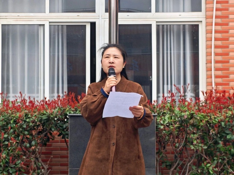 �����µ����� ��ѧ�ڵķܽ���������ʵ��Сѧ��ѧ��������ʽ�߹����½���