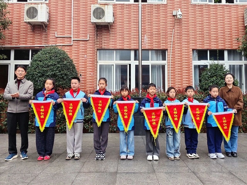 �����µ����� ��ѧ�ڵķܽ���������ʵ��Сѧ��ѧ��������ʽ�߹����½���